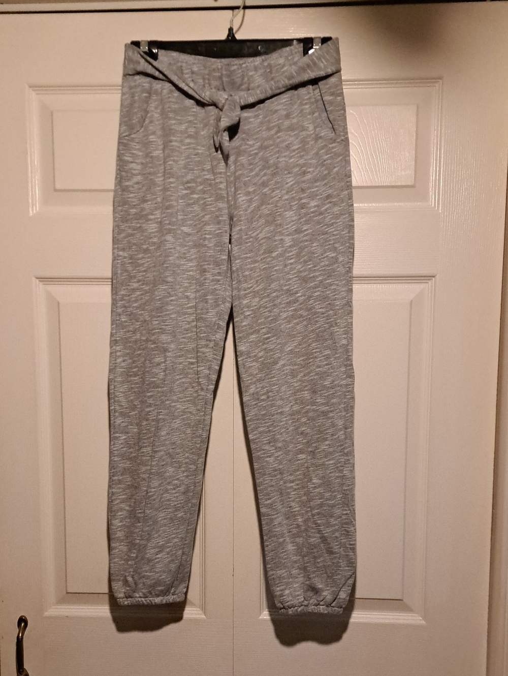 Old Navy-Casual Tie-Waist Heather Gray Joggers cute ,casual & sporty Relaxed Fit